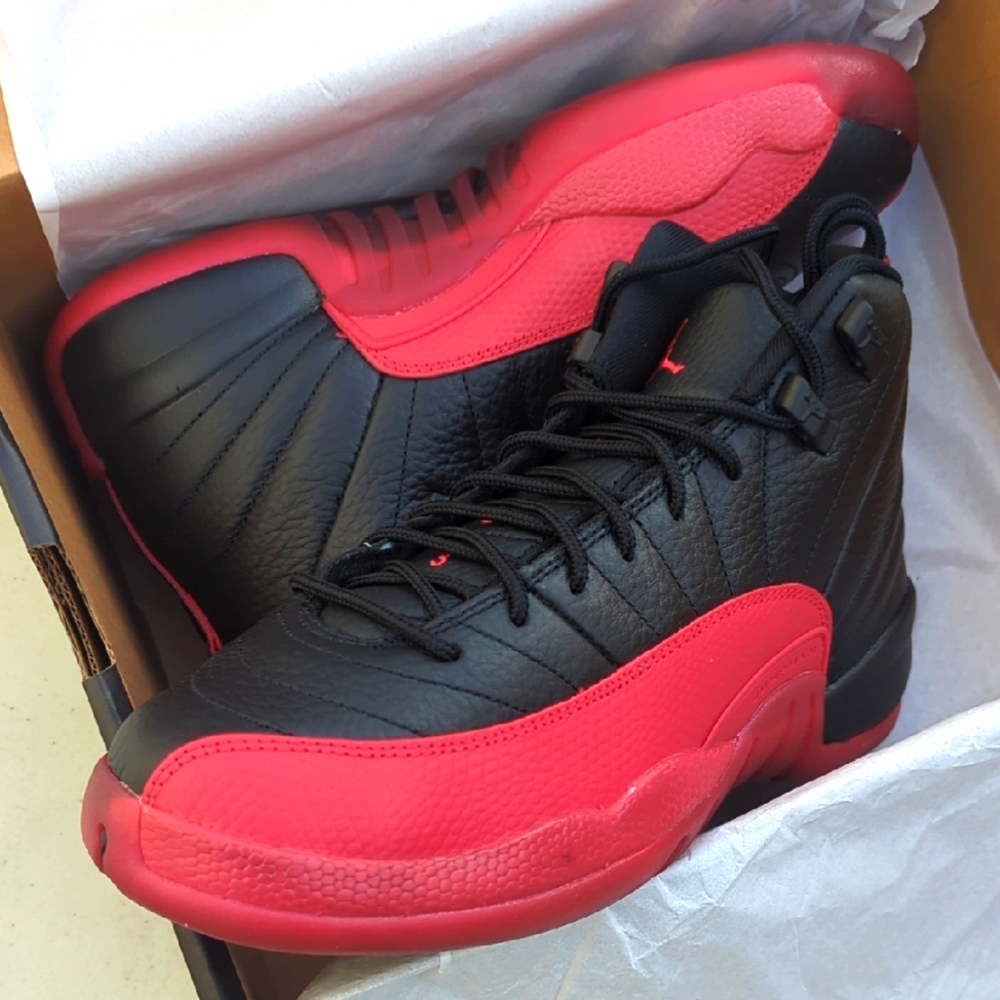 Nike Air Jordan 12 Retro GS - Flu Game 2025 - Kids Size 6.5 ( 153265-002 )